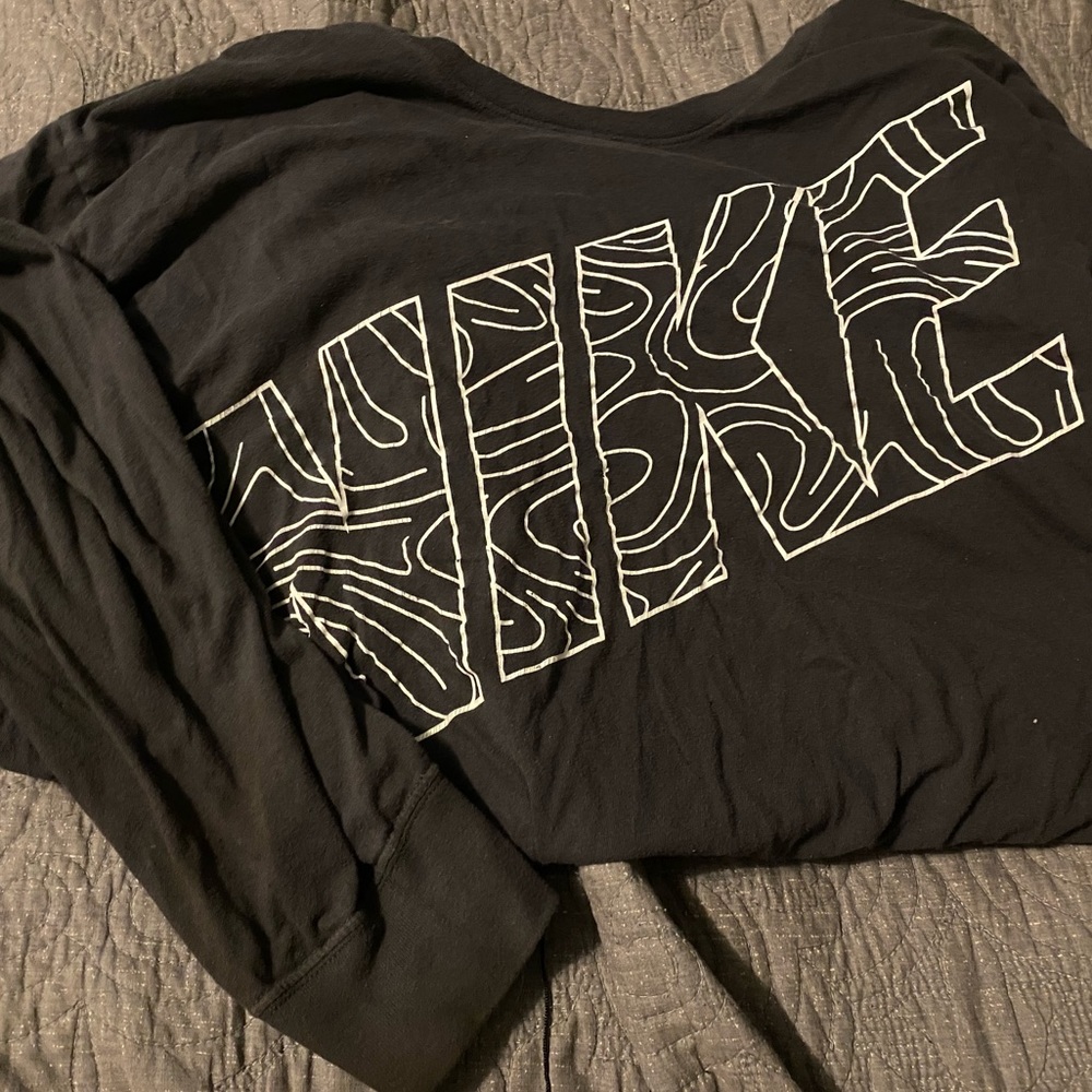 Mens long sleeve gray Nike shirt